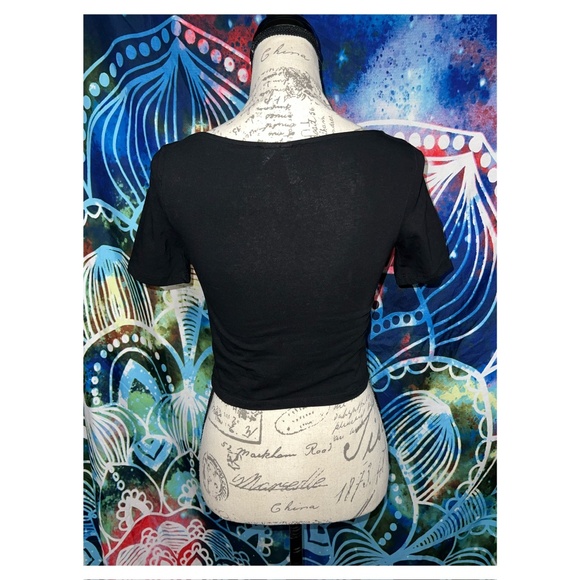 H&M Divided Crop Top - Picture 2 of 3